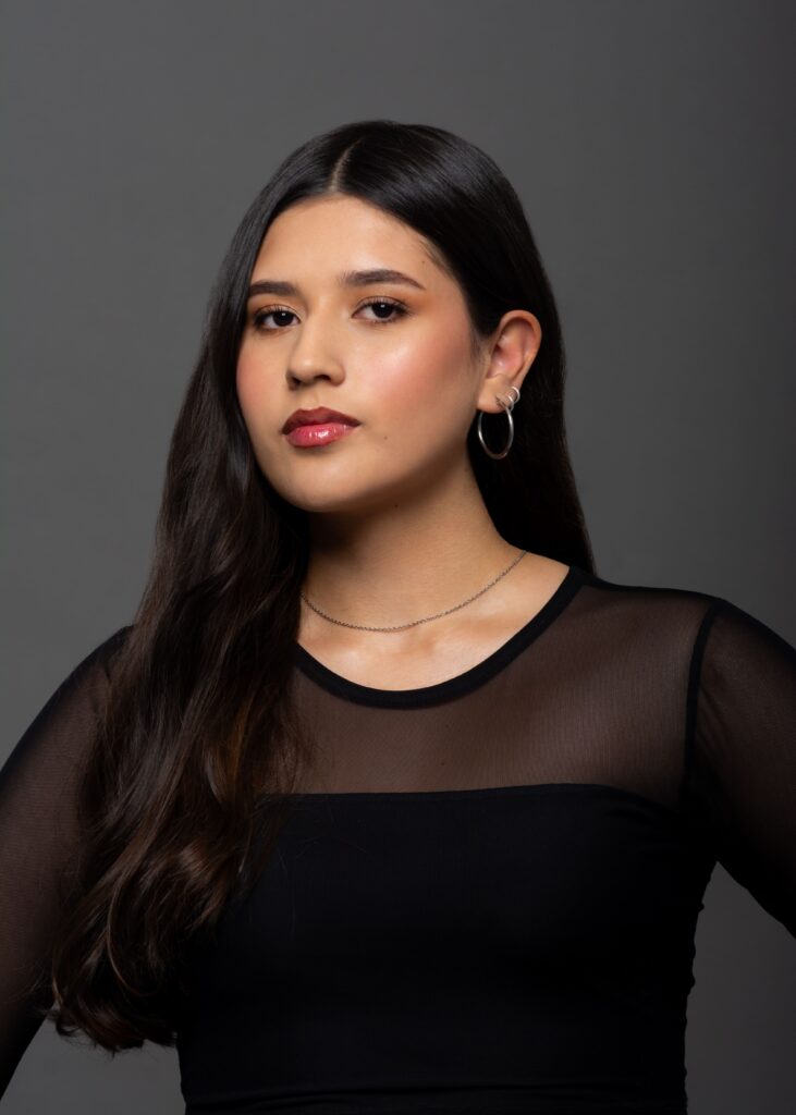 Laurimakeup, maquilladora profesional a domicilio en Bogotá, especializada en novias, eventos y maquillaje artístico.